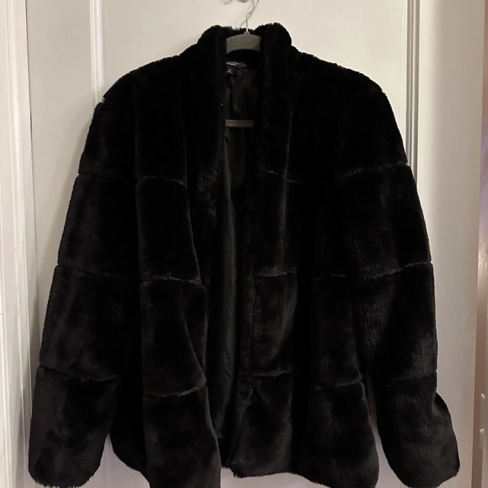 NWOT Simply Vera Wang Black Faux Fur Jacket Women’s M